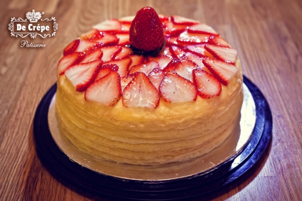 vanilla-strawberries-crepe-cake-large